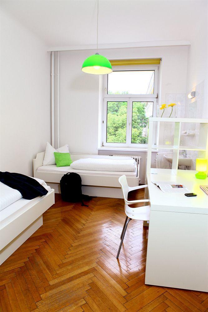 Hostel & Guesthouse Kaiser 23 Vienna Esterno foto