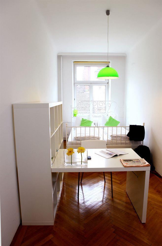 Hostel & Guesthouse Kaiser 23 Vienna Esterno foto