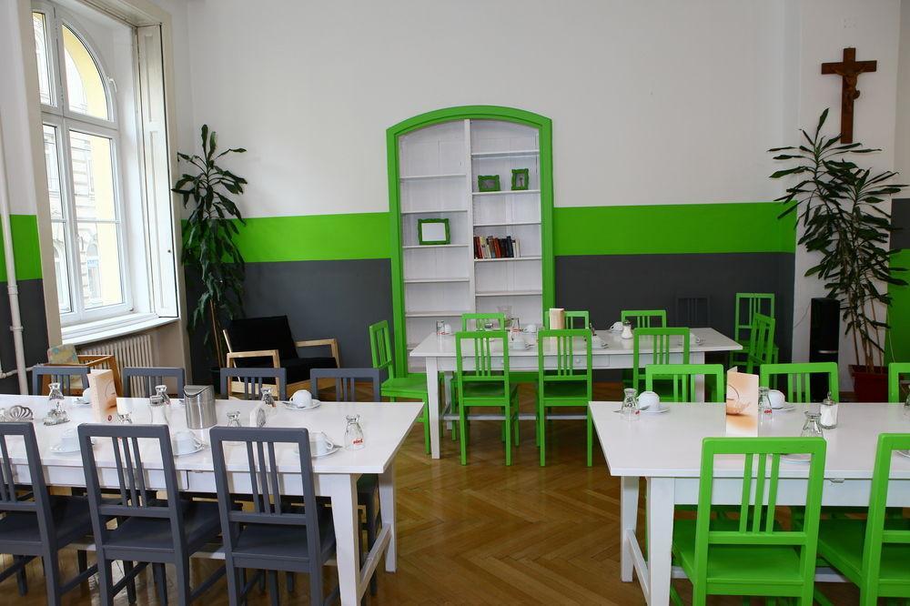 Hostel & Guesthouse Kaiser 23 Vienna Esterno foto